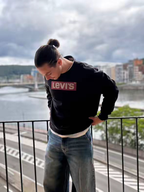 Sweat Levi’s - M