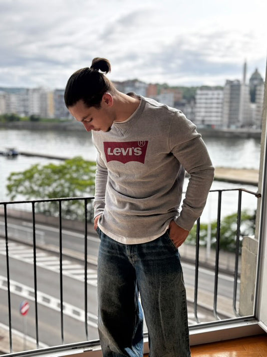 Sweat Levi’s - S