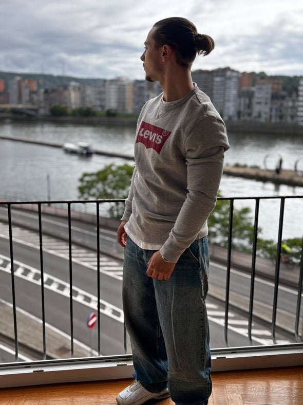Sweat Levi’s - S